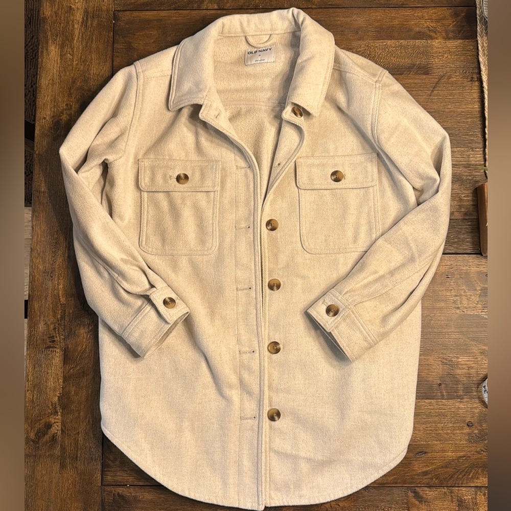Old Navy Shacket in Beige, Size M